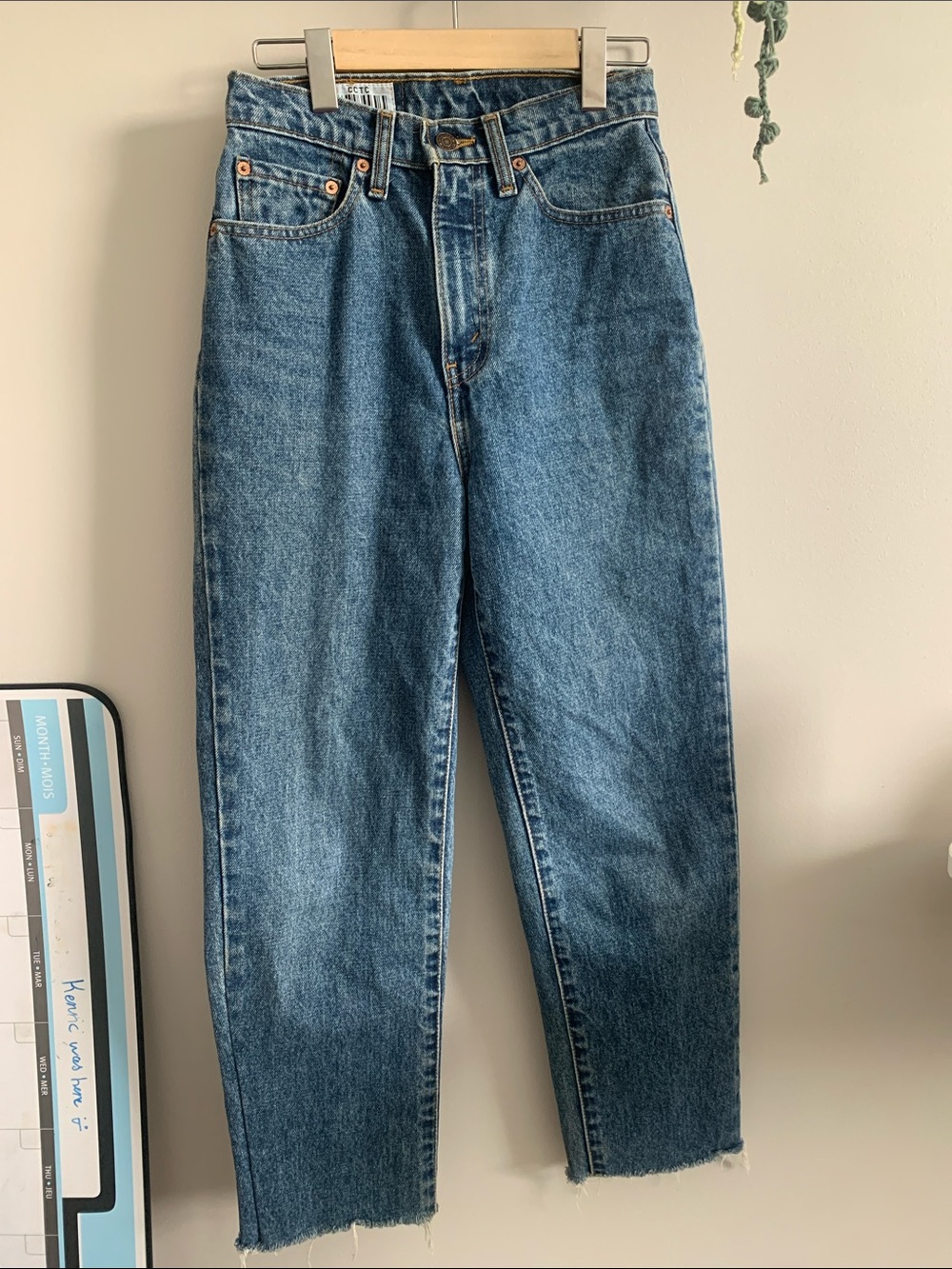 Vintage Levi’s 550 1990s Made in Canada Raw Hem